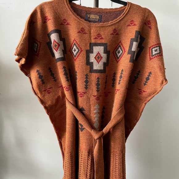 Pendleton poncho - Picture 2 of 6